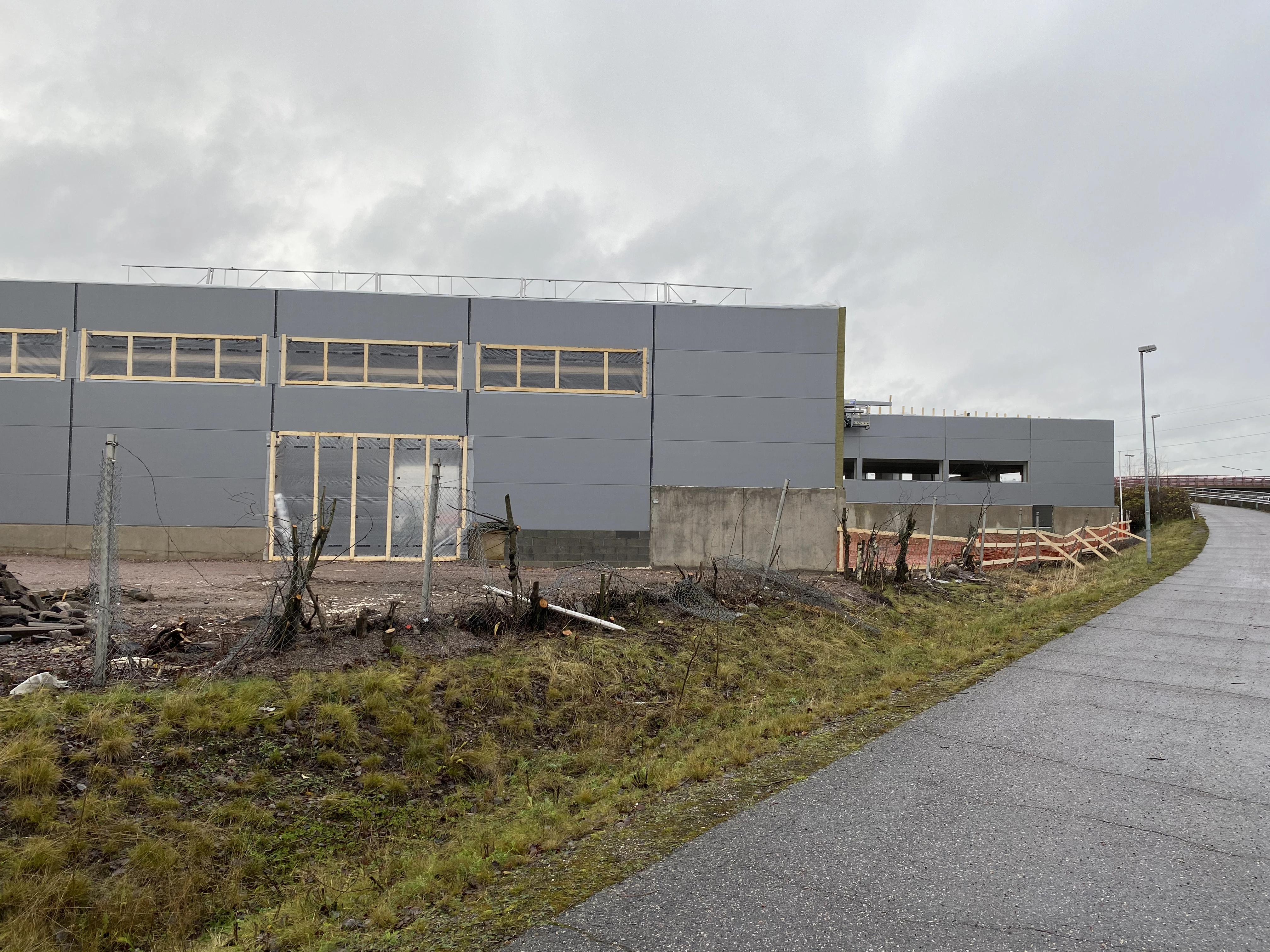 Äripindade ja laoruumide konstruktsioon