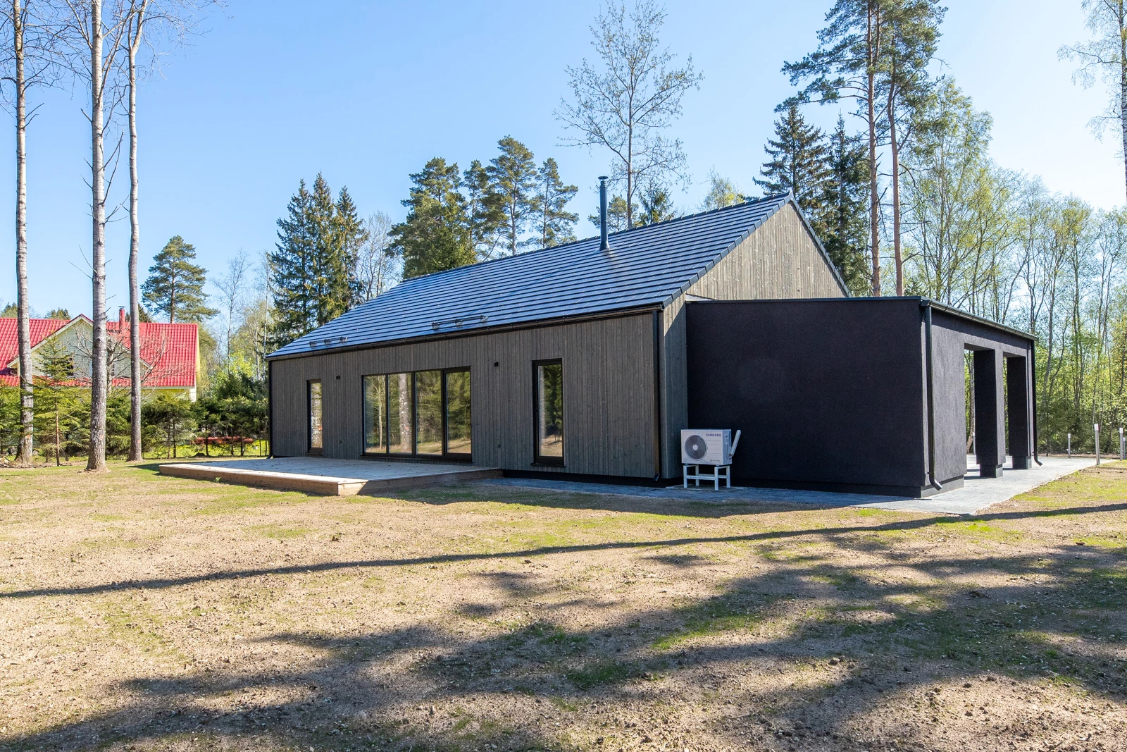 Eramaja näidislahendus garaažiga